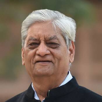 surjeet4bjp's tweet photo. पत्रिका के प्रधान संपादक, लेखक, चिंतक, साहित्यकार #GulabKothari को 75वां जन्मदिवस पूर्ण करने पर बहुत-बहुत बधाई और शुभकामनाएं।
Many congratulations and best wishes to Editor-in-chief of Patrika Group, writer, litterateur #GulabKothari on completing 75th birthday.
@kotharigulab11 https://t.co/l4HC2gjhQM