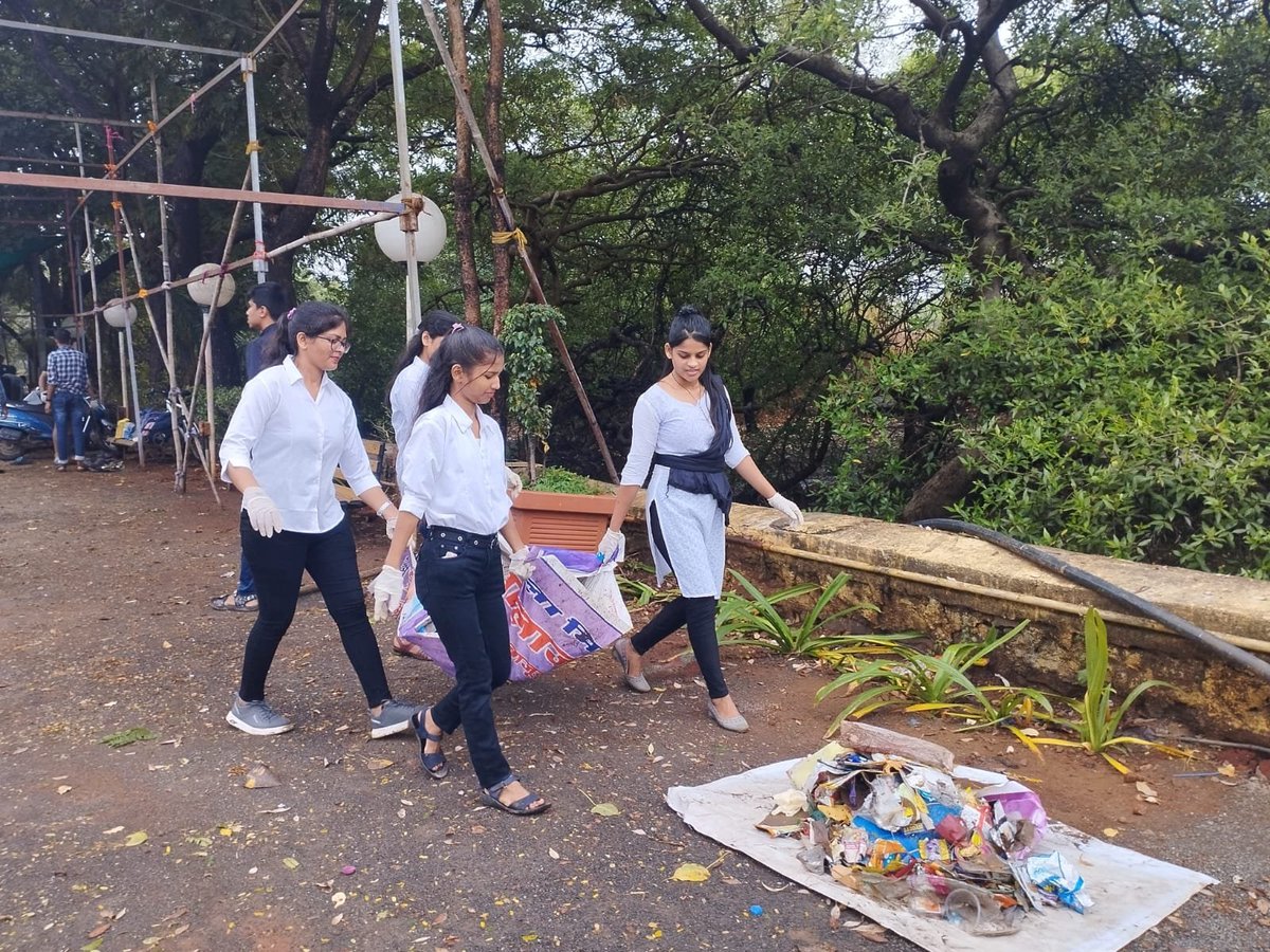 forfuturein's tweet photo. Thankyou for joining hands DTSS College NSS Unit
.
.
#ForFutureIndia #HarshadDhage #ForFutureIndiaTeam #BeachCleanups #BeachCleanupsIndia #MajhiVasundhara #EnvironmentEnvoy #MangrovesCleanup #BeatPlasticPollution #BeachCleanup #PlasticPollution #CleanupDrive #SwachhBharatAbhiyan https://t.co/XYhhJRMw6l