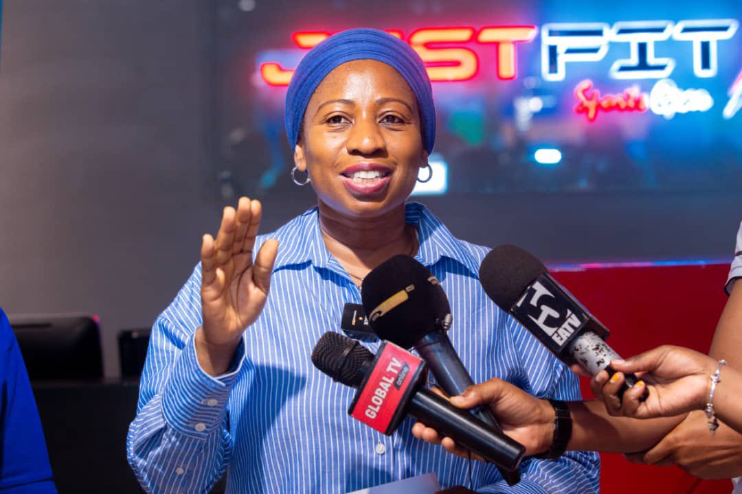 ummymwalimu's tweet image. #MazoeziNiDawa - ili kulinda na kudhibiti afya yako fanya mazoezi kwa dakika 150 kwa wiki. Sawa na dakika 30 kwa siku 5 au kama dakika 40 kwa siku 4. Nogesha mazoezi yako na vifaa vya mazoezi kutoka #JustFit @bajabiri #MtuNiAfya #Usijisahau #JaliAfyaYako