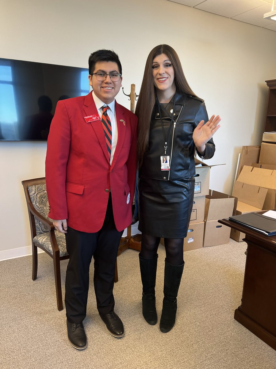 virginiafccla's tweet photo. This week your #VAFCCLA state president from the Page County High School chapter (@pchs_fccla) advocated for #CareerTechEd and #FCCLA at the Virginia ACTE Legislative Seminar in Richmond. Thank you for your advocacy for #FamilyAndConsumerSciences and #CTSOs! #FCCLAfamily https://t.co/LXF27RafsG