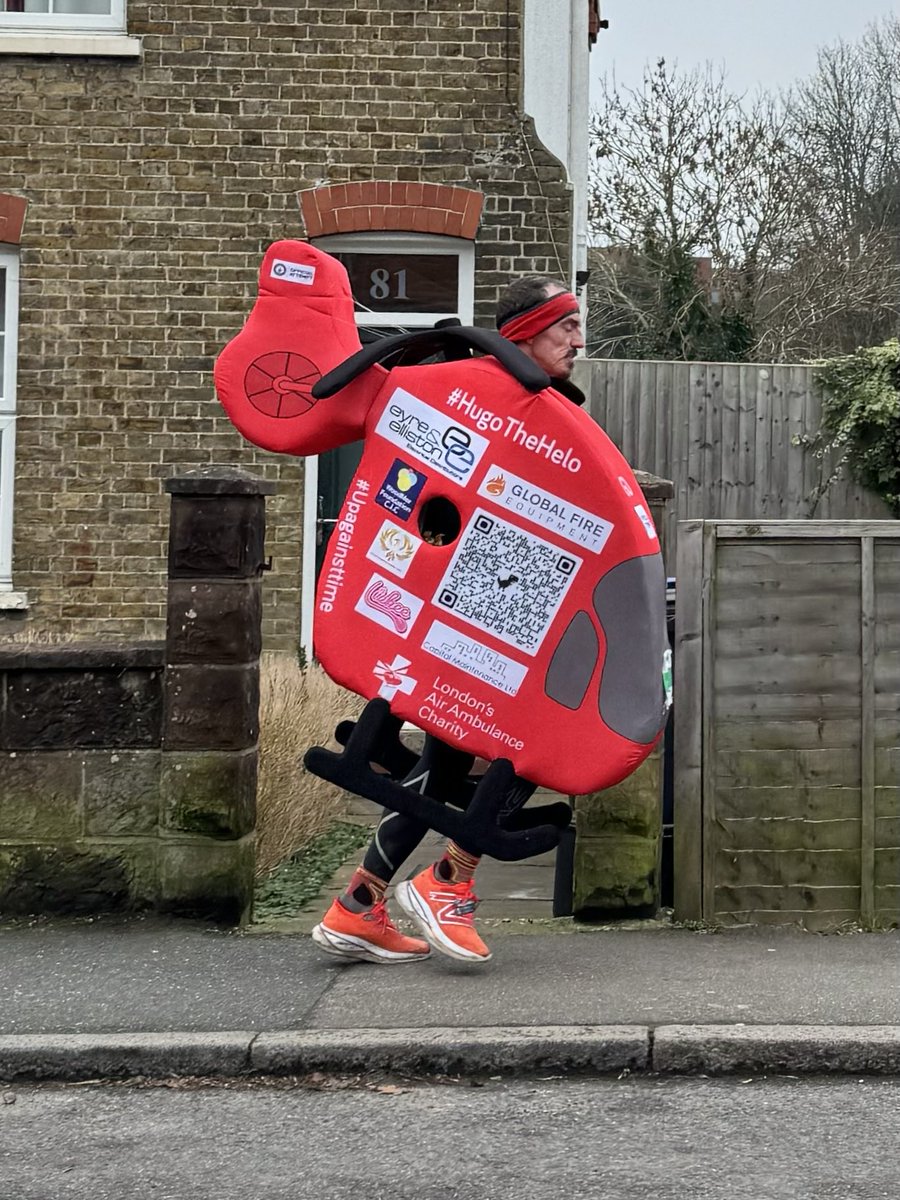 maame_2's tweet photo. Just saw this chap in coulsdon. Gave him a Google and full respect! Matt wood #hugothehelo  running for a great cause, London air ambulance charity in preparation for a Guineas world record attempt!  Best of luck!
https://t.co/S9NRpBOS9g https://t.co/VvpaOLHSdU