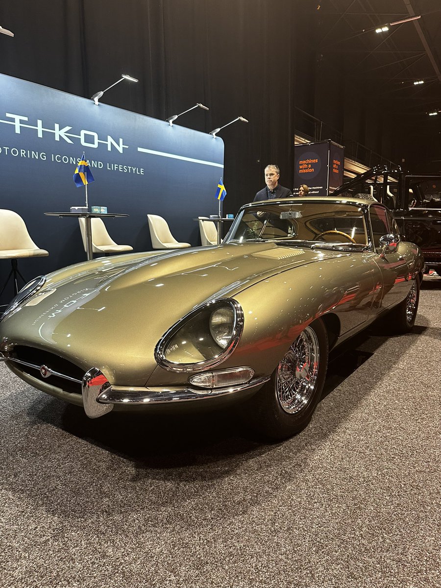WalterNuiten's tweet photo. Wat een plaatjes op @interclassics. 
Hard gezocht naar Bas om ‘m te helpen met z’n nieuwe aankoop maar niet gevonden. Stonden genoeg porsches om die lege plekken in de garage op te vullen. @Brantsen @BNRpetrolheads @Arthur1Arthur https://t.co/7BdFwqoEMH