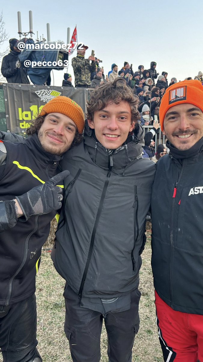 FRAXCHARLES's tweet photo. oddio piango, kimi con i beznaia https://t.co/Xm2QmRj7pp