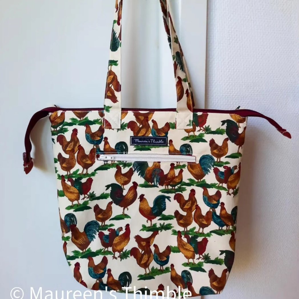 MoMuyden's tweet photo. SALE! Reageer met "verkocht" en de tas is voor 22,50 voor jou!

Van deze projectbags zijn er 2 met leuke kippen stof. Een must voor elke kip liefhebber
De maat is 28x28 cm en groot genoeg voor je kleine projectjes. In beide tassen zit een rits met zakje. 
https://t.co/3BgQ4NmebJ https://t.co/ENkL9Jydfi