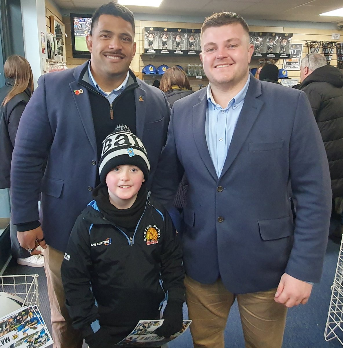 leemissons's tweet photo. Cheers for the photo with the lad today @scottysio. He really enjoyed the game, go well for the rest of the season. https://t.co/GytNqbRQAd