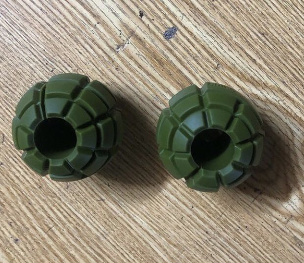 olympus_c's tweet photo. New gym equipment alert ! 

Grenade grips ! 

#griptraining #grip #strengthtraining #handgrip https://t.co/IkgP06IApE
