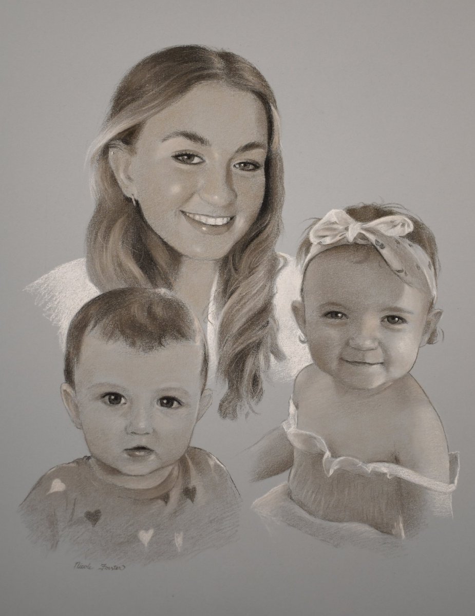 forster_art's tweet photo. Pastel drawing,
12”x16”

#blackandwhite #monochrome #familyportrait #pastelpencils https://t.co/0NTRkeQXWP