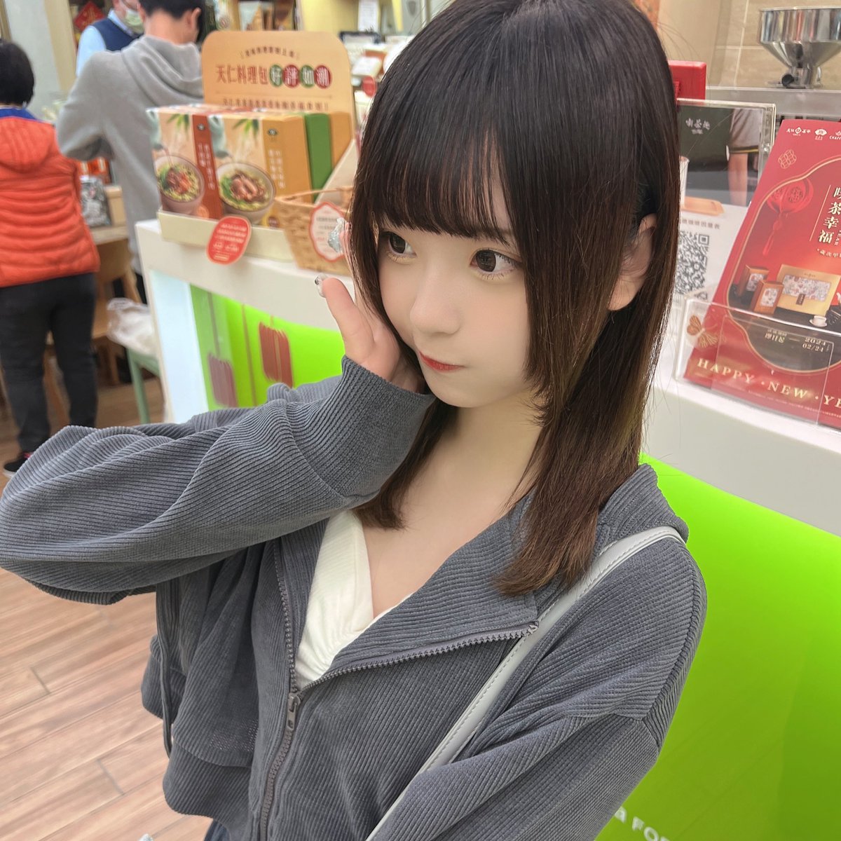 hinami28_'s tweet photo. 台湾で夜光性さんのライブ見たよ！嬉しかった🩵🩵🩵みぽちゃんに初めて会って、かわいくて喋りやすい😵‍💫🩵やっぱみぽちゃんは世界一なアイドルです🩵🩵🩵 https://t.co/4pORIHk3WB