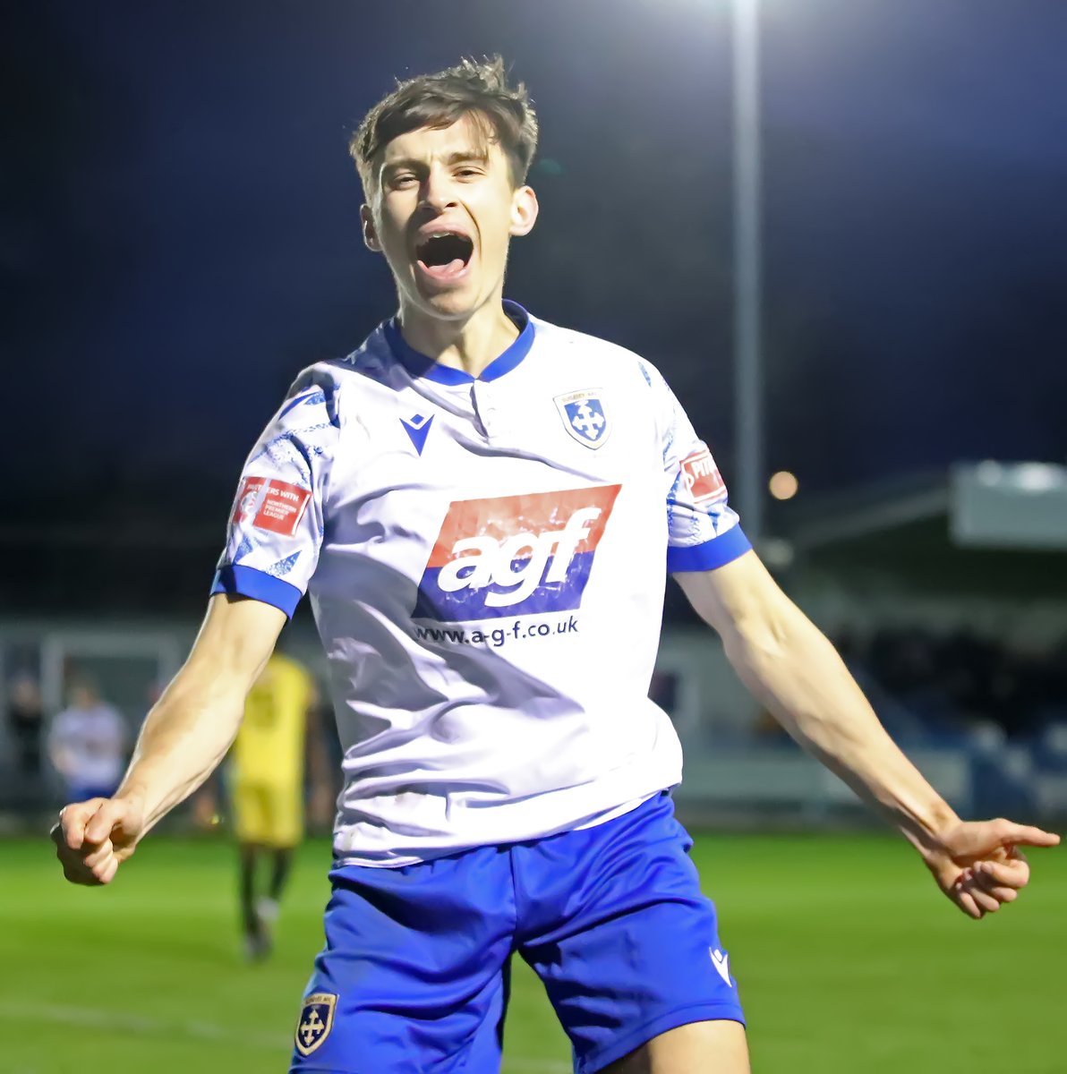 Guiseley 2 - 0 Bamber Bridge  Aiden Walker scores Guiseley's 2nd goal to clinch victory.  <a href="/TandA_Sport/">T&A Sport</a>