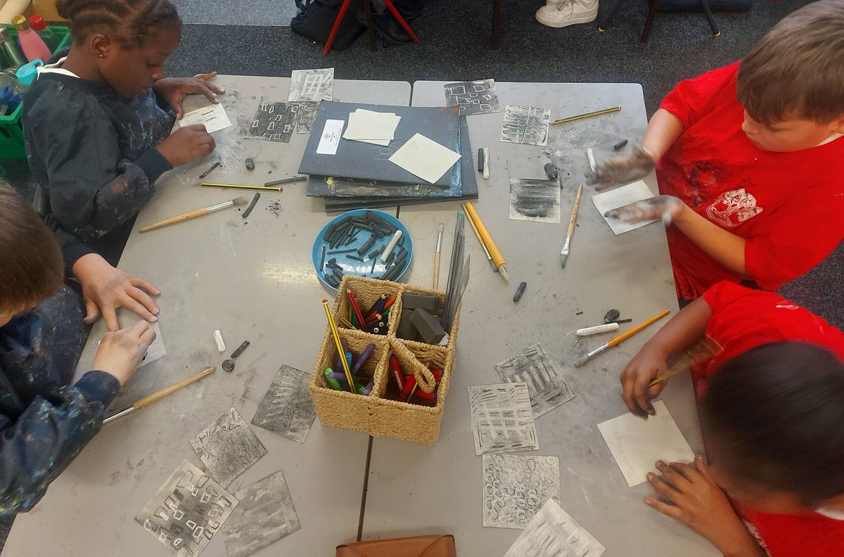 LEOacademyarts's tweet photo. Our @LEOacademies Year 4 children have thouroughly enjoyed the 'Storytelling Through Drawing' unit from the @accessart curriculum. Children learnt to use line, shape, layering and composition to develop their own illustrations.  #illustration #drawing  #markmaking #jabberwocky https://t.co/Y6nIFLafvP