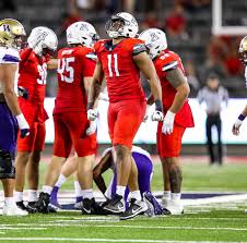 Good luck to former Braden River HS alums <a href="/OuttaOrleans/">Deshaun Fenwick</a> Deshaun Fenwick and <a href="/TaylorUpshaw91/">TAYLOR UPSHAW</a> in today's Hula Bowl.  Run hard, play fast and chase those dreams down.