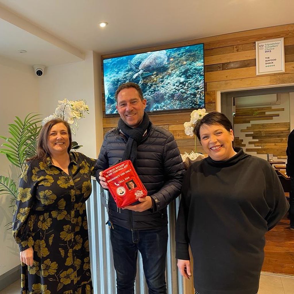 Exciting news from The Seaside Partnership! 🤝 The Seafood Shack on Southend Seafront have proudly become number four of eight businesses to receive the life-saving bleed kit, donated by @JulieTa05742189 (The Liam Taylor Legacy)