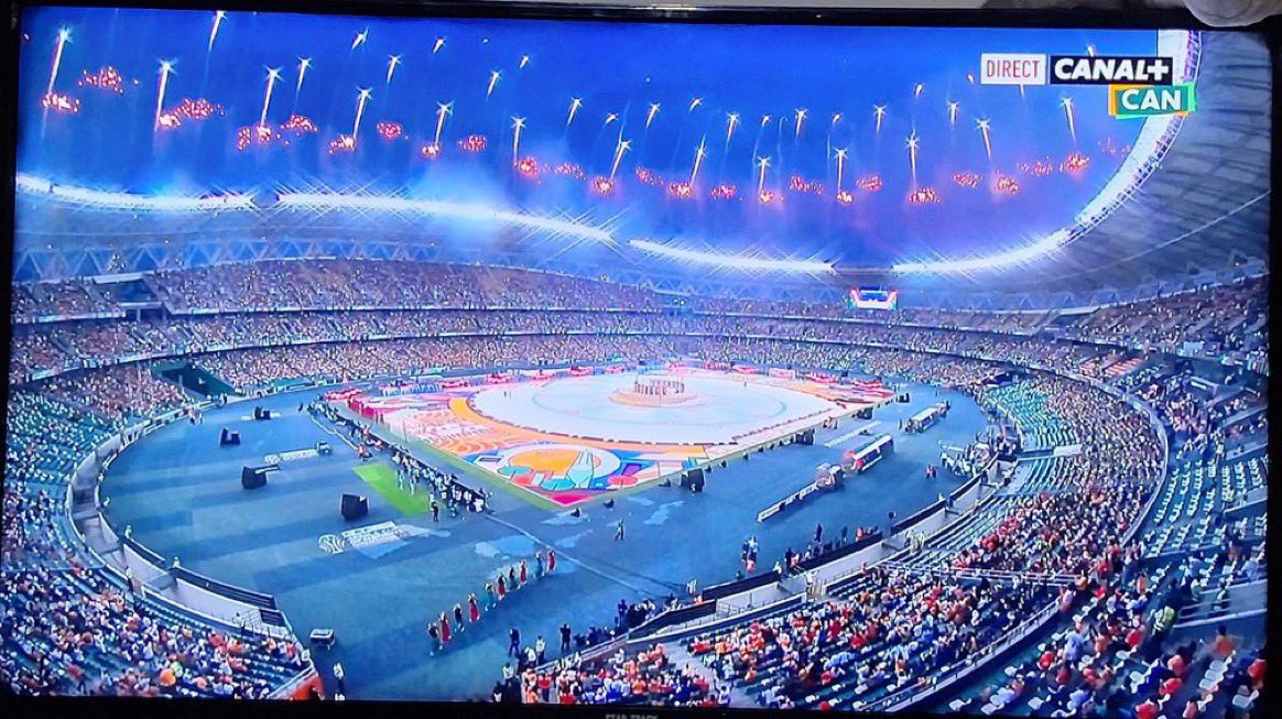 Le_C_H_D's tweet photo. Non, ce n’est pas le stade de France, ni le Santiago Bernabeu, ni l’Allianz Arena non plus le Stade Lusail, c’est bel et bien le Stado Ebimpe. 
Ivoiriens, soyons fiers de nous. 
On a dead ça 🤩🤩🤩
#CAN2023
#AFCON2023
#TeamCIV https://t.co/eMAzRyfSbW