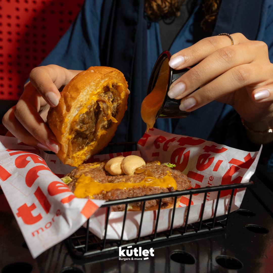 hi_Kutlet's tweet photo. برجر بدون صوص مو برجررر! 

#كت_لت في #الربيع https://t.co/1Mo9bpEFrL