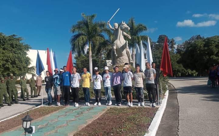 MinfarC's tweet photo. #Cuba
En la base del monumento al León de Oriente, fueron despedidos jóvenes que concluyeron el Servicio Militar Activo.
Por su disciplina siempre se recordaran, la Revolución les abre muchas puertas ¡Éxitos!
#EstaEsLaRevolucion https://t.co/DqgHU3E6nl