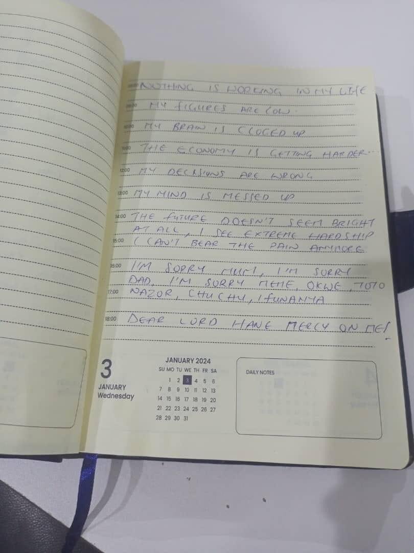 Deynegga's tweet photo. A bank marketer did this to herself today inside the bank staff toilet at ikorodu, Lagos State.
This is to show how Disappointed people are in this nation called Nigeria 😔
Take Your Time To Read The Later She Wrote Down.
#Nigeria #Lagos #OneDayEGoBetter #Hope https://t.co/lMcuaTphPY