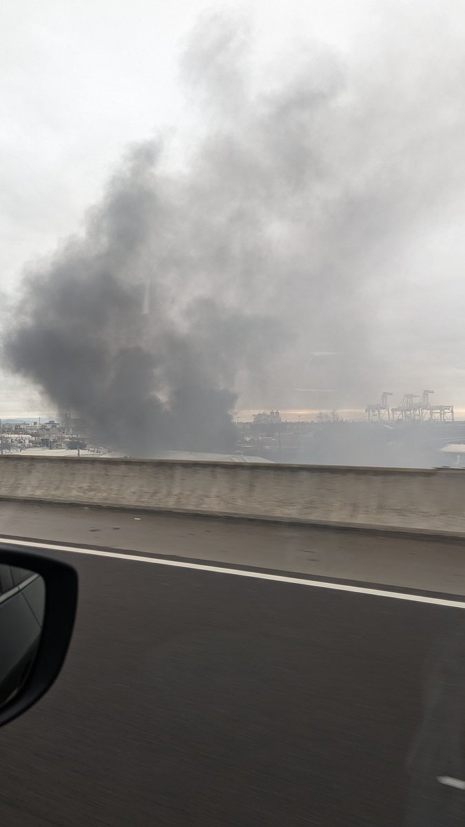 Near jack London square right now. Encampment or dumpster fire it looks like
