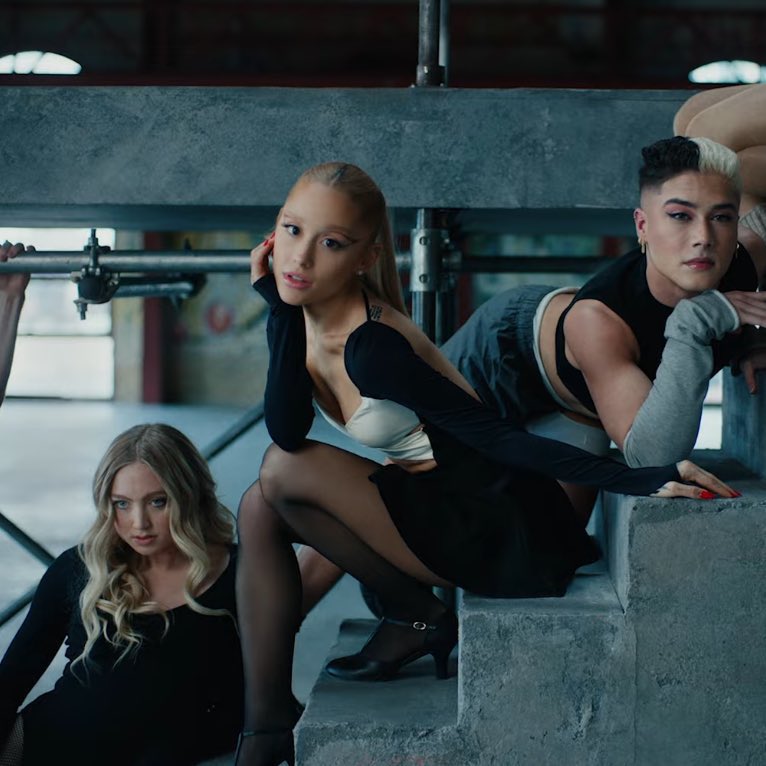 Ariana Grande Brasil tweet media