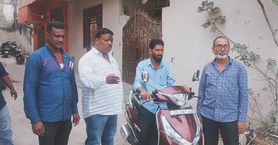 AimimBadaruddin's tweet photo. On the Instructions of AIMIM President Br @asadowaisi Sb &amp; MLA @kausarmohiuddin Sb Mohd Ameeruddin Inspected Afzal Colony regarding Sewage lines, street lights &amp; addressed other issues in Afzal colony Golconda on this occasion primary unit president Mr Mujeeb &amp; other were present https://t.co/T5UfsJDSq6