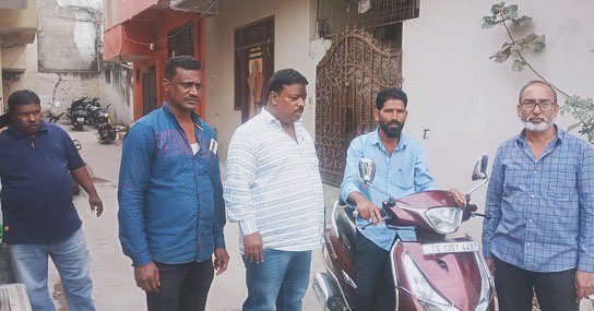 AimimBadaruddin's tweet photo. On the Instructions of AIMIM President Br @asadowaisi Sb &amp; MLA @kausarmohiuddin Sb Mohd Ameeruddin Inspected Afzal Colony regarding Sewage lines, street lights &amp; addressed other issues in Afzal colony Golconda on this occasion primary unit president Mr Mujeeb &amp; other were present https://t.co/T5UfsJDSq6