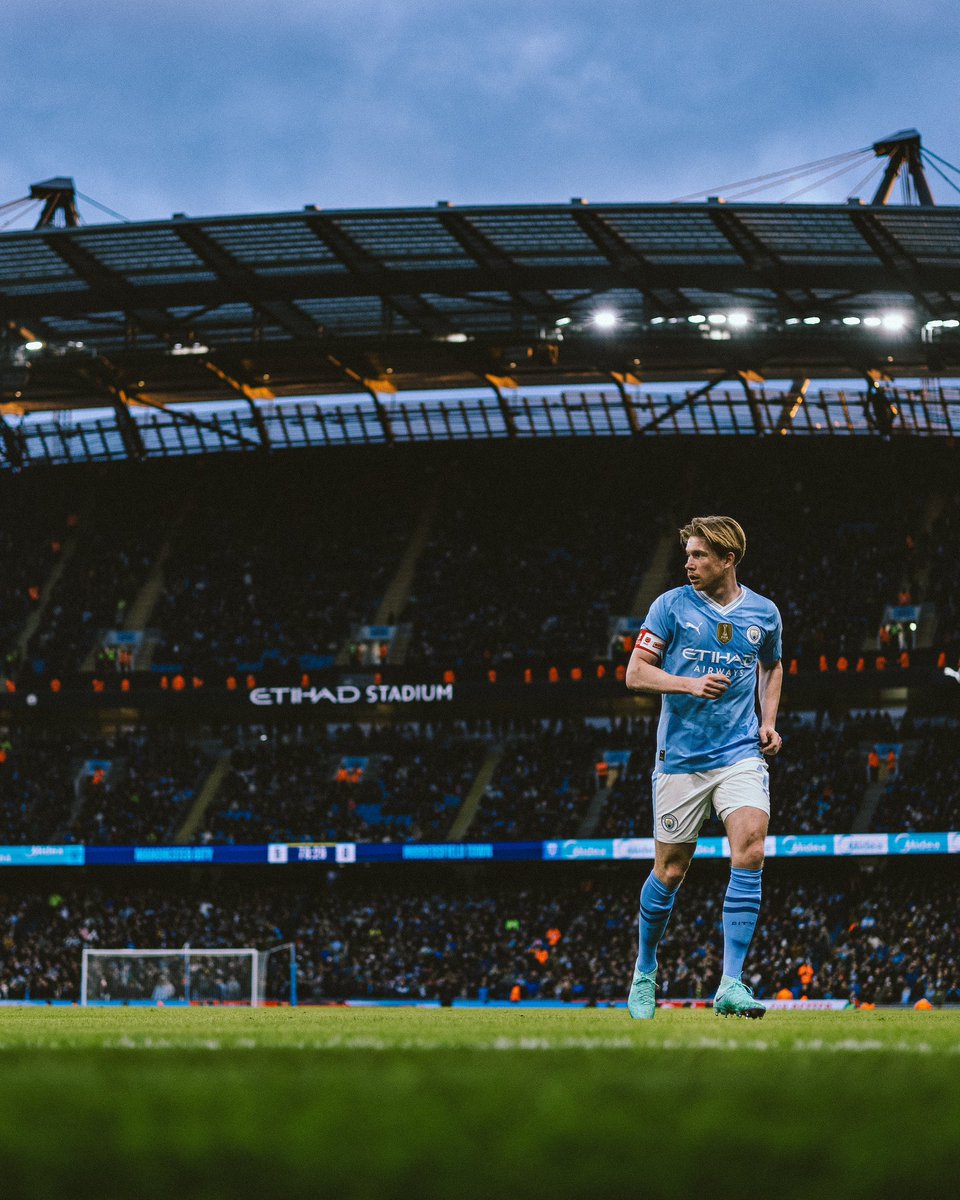 HareeryEl's tweet photo. @ManCity THE FACE OF PREMIER LEAGUE 👑🩵. https://t.co/K00K3PaXMm