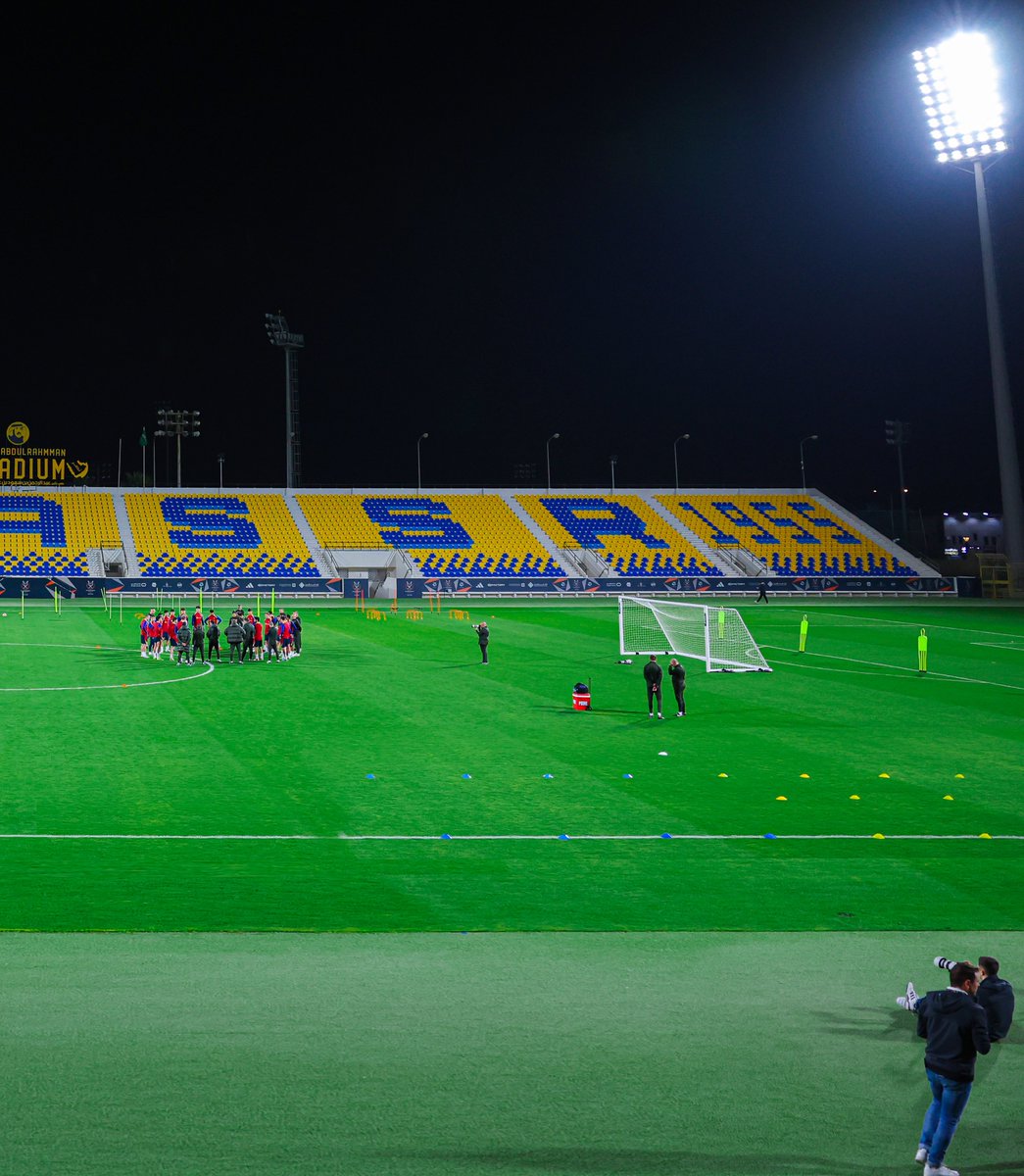 AlNassr means 'Victory' in Arabic 💛
Both Madrid and Barça held today a training session at AlNassr training headquarters seeking for the victory in tomorrow's match 🤩

In your opinion, who will win #SuperSupercopa  in #ElClásico ? 🔥