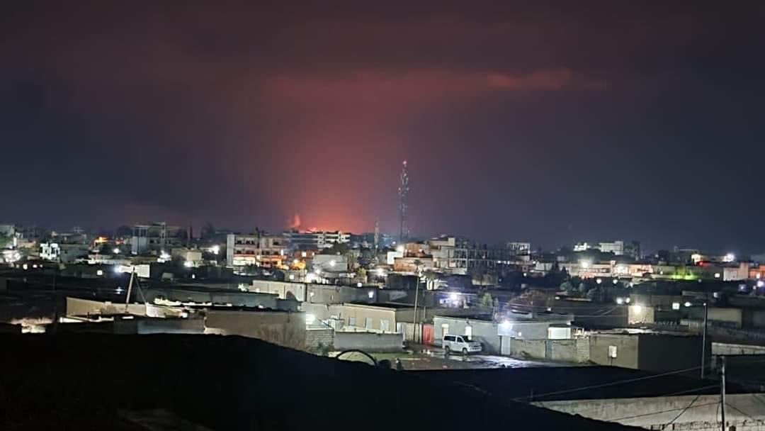 YpgInt's tweet image. +++ RIGHT NOW +++
Fascist Turkish state is bombing Derik and Tirbespi in #Rojava with war planes.
The more you hear them feel sorry for civilians somewhere else, the more they kill in Kurdistan.
#RojavaIsUnderAttack #RiseUp4Rojava #Kurdistan #YPG #YPJ #SDF