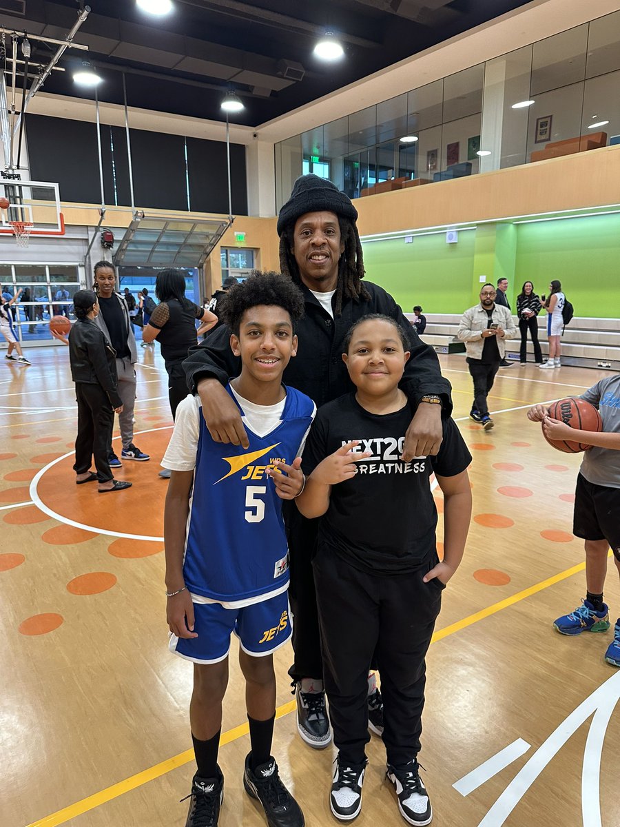 next2get_n2g's tweet photo. Ran into @jayz at Noah’s basketball game! He was pretty dang cool! Thank you Jay! #next2get Greatness!
-
#godisgood🙏 #beablessing #rocknation #youcandothis #youcandohardthings #togetherwerise #togetherwearestronger https://t.co/acGLbGyK0L