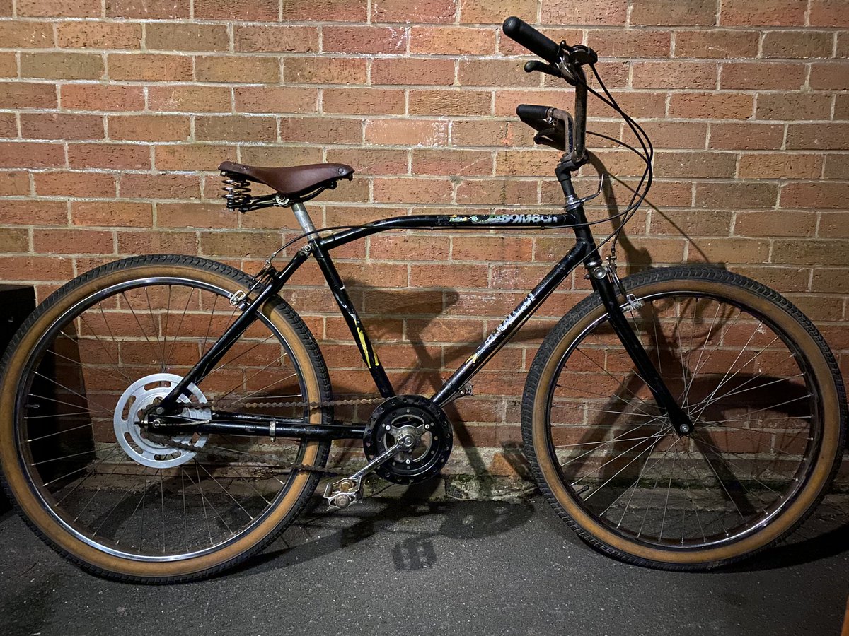 40yardheader's tweet image. Tomorrow I will be mostly playing on bikes. Added a vintage saddle to the Bomber today, going to try to fix the gears and sort the brakes tomorrow. This bike makes me want to smoke Bensons and listen to Saxon.