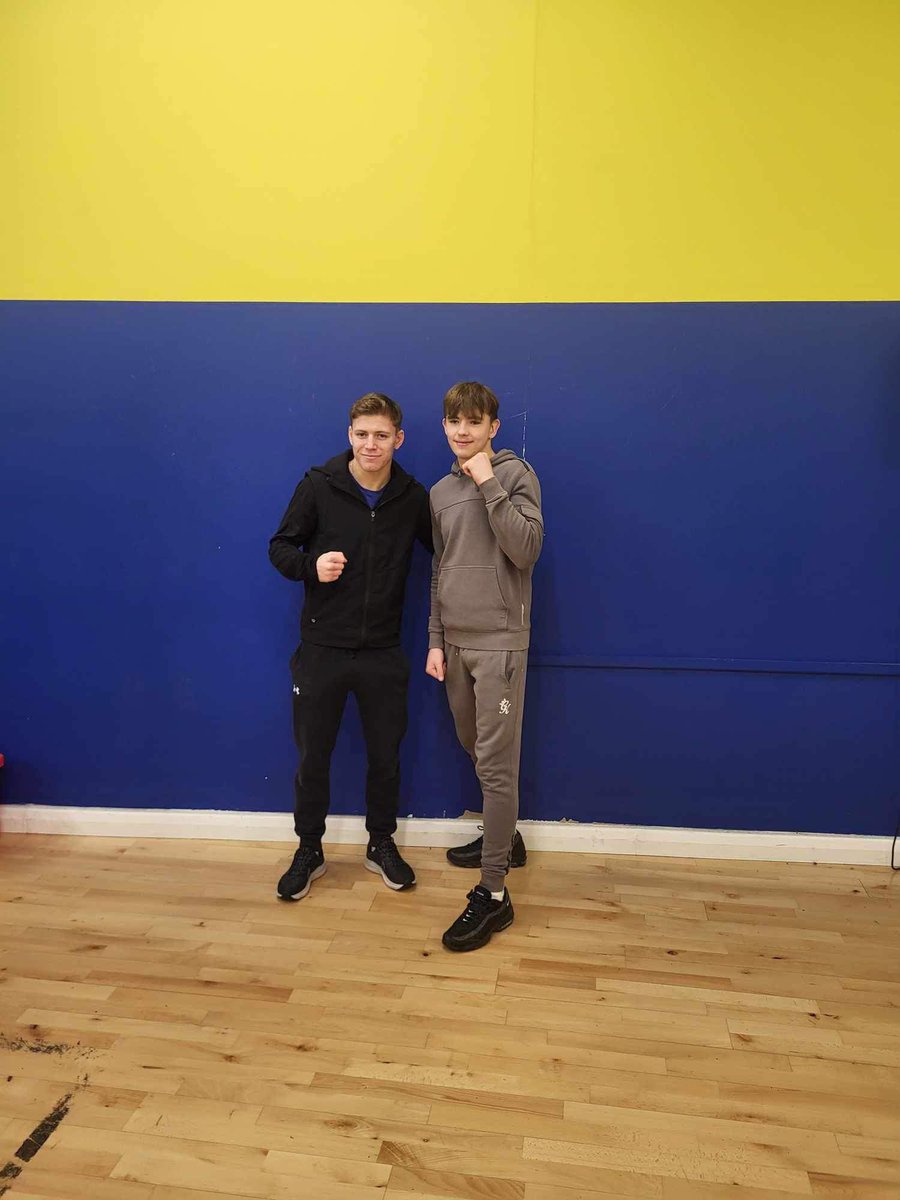 Markfoley77's tweet photo. Special thank you to double elite winner and current Matchroom professional Giorgio Visioli for popping into @lion_pitfieldst to see the new team 👏🏻👏🏻🥊🥊 the lion roars. Home of champions https://t.co/G7RZkIcEwQ