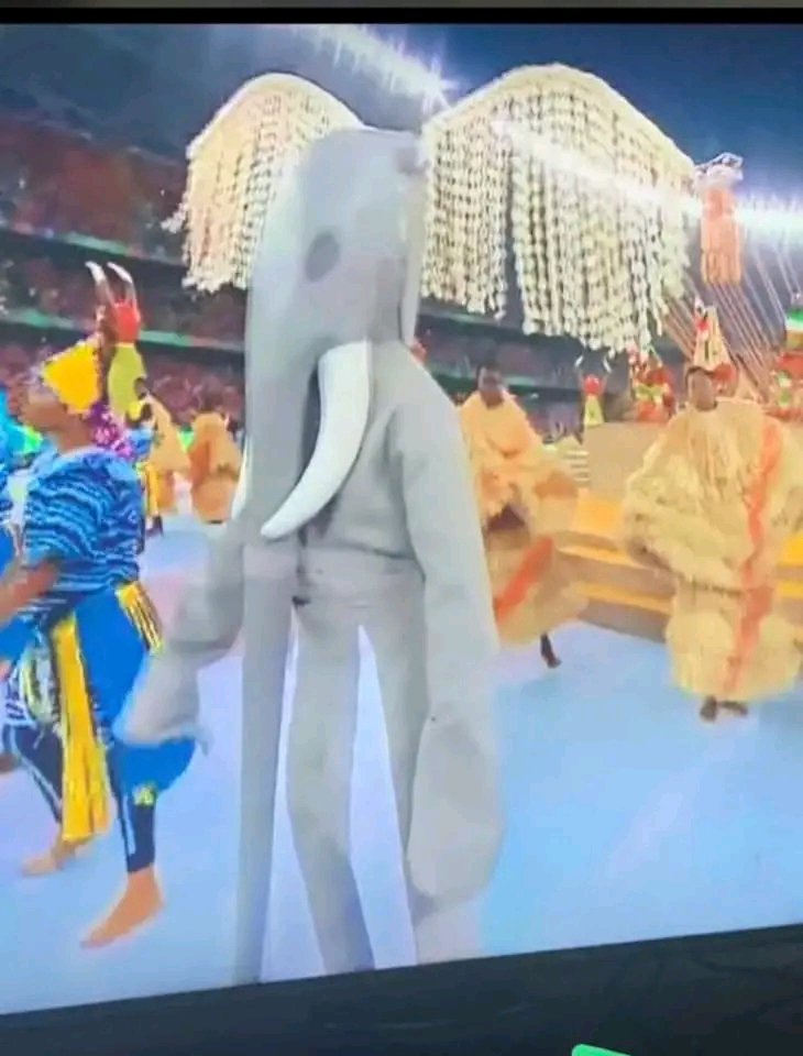 SaokAlvarez's tweet photo. @luca_varan Éléphant skinny🤣🤣🤣🤣ouais y voit rien c'est l'homme tchaiiiii🤣🤣🤣🤣 https://t.co/z4YlMiRqDA