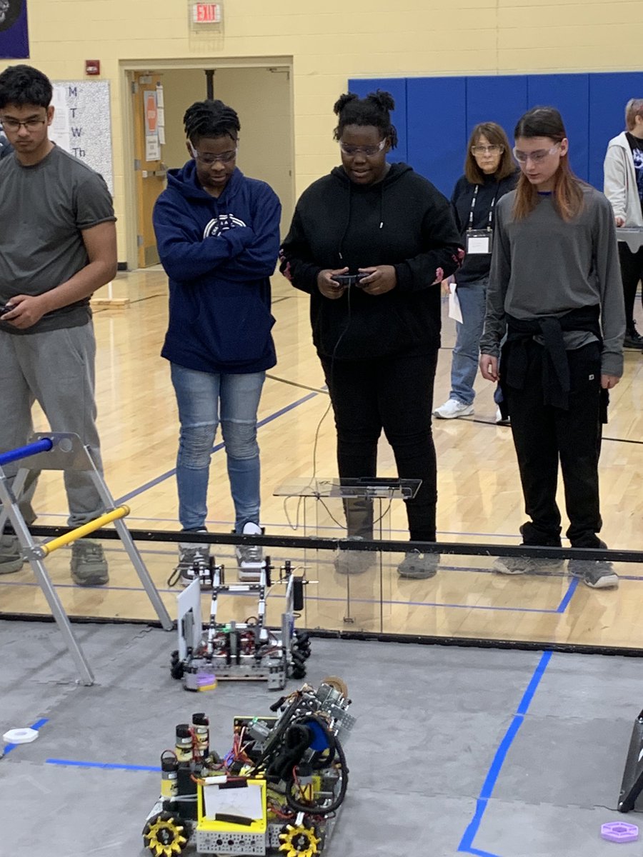 RoboticsDreher's tweet image. We are at a FIRST Tech Challenge Scrimmage at Lugoff Elgin Middle School with our rookie unified FTC team.  Our friends from W.G. Sanders are also here competing in their first FTC season and looking great!