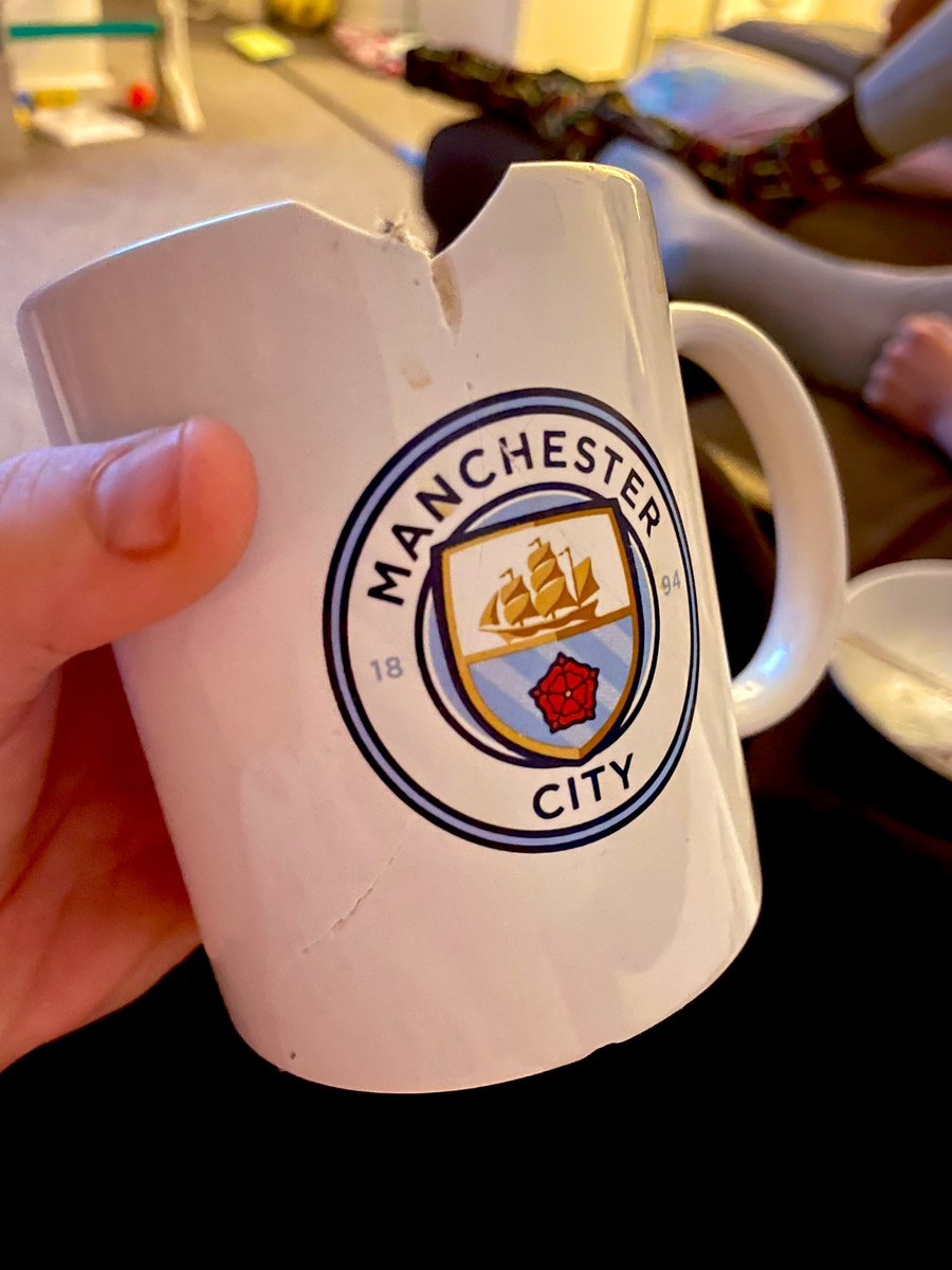 zobear2101's tweet photo. Buzzing @KevinDeBruyne’s scored but not buzzing that he’s made me break my cup 😭😭😭😭😭 https://t.co/irMocds7R4