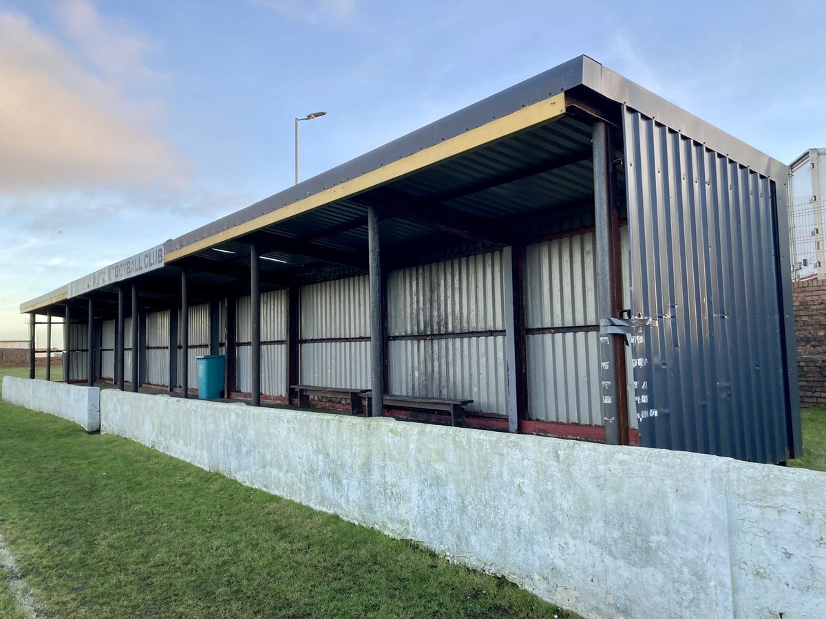 Out onto the Ayrshire coast for todays action in the <a href="/OfficialWoSFL/">West of Scotland Football League 🏴󠁧󠁢󠁳󠁣󠁴󠁿</a> Division 4 that saw bottom side <a href="/SaltcoatsVicsFC/">Saltcoats Victoria F.C.</a> take on second bottom <a href="/PupilsAFC/">Campbeltown Pupils</a> An emphatic 4-0 victory for the hosts lifts them off the bottom. Loved Campbell Park, proper old school venue #Groundhopping 🏴󠁧󠁢󠁳󠁣󠁴󠁿