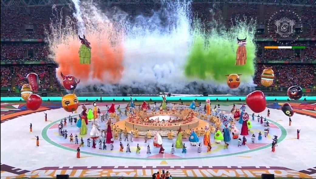 Naboufall's tweet photo. #AffairagedeCanbyNabou #can2023 #AFCON2023
Une scenarisation de la richesse culturelle ivoirienne, le Zaouli, le Goli, le Boloye, le Wambele ainsi que des masques emblématiques de différentes ethnies, haute en couleur, dynamique et festive une cérémonie enracinée dans la diversité ivoirienne et authentiquement Africaine. La Côte d'Ivoire dansée dans des tableaux visuels culturels dans le but de valoriser l'identité Nationale. #Lacandelaculture