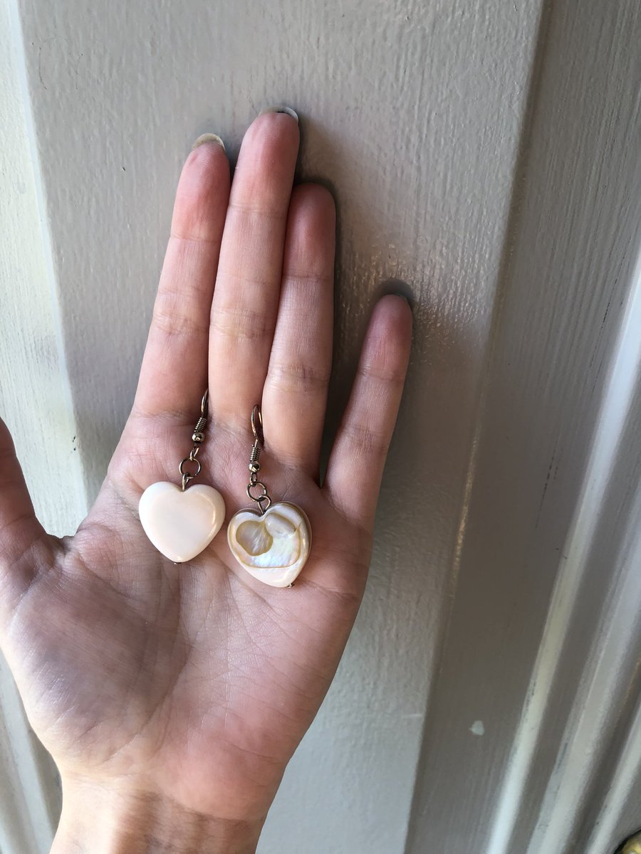 shopkeribeary's tweet photo. Valentine’s Day earrings! https://t.co/wXUXhxru1O https://t.co/vPkbTgABfI