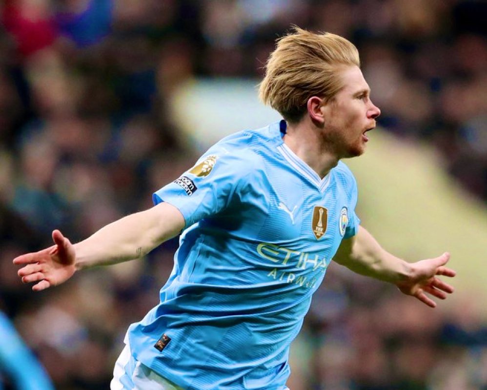 20 minuti in campo: gol del pareggio, assist per il 2-3 di #Bobb 😱 Si scrive decisivo, si legge Kevin #DeBruyne 🔵 #PremierLeague #ManchesterCity