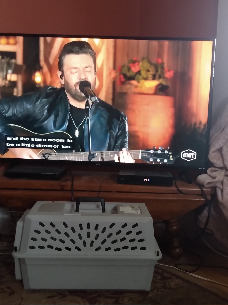 LukeBryanfan86's tweet image. Chris Young on #CMTCampfireSessions 🤠🔥🥰❤️❤️❤️❤️❤️❤️❤️
