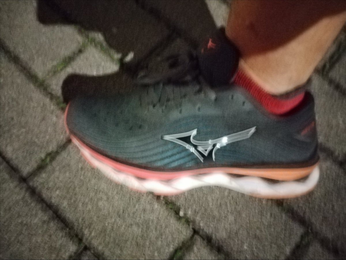 GabrieleGalilea's tweet photo. Oggi pomeriggio 18 km ultimo lungo prima della #trecomuni : sensazioni complessivamente non buone. Da prossima settimana cercheremo di fare qualche ripetuta in salita in previsione della gara. Non si molla. #runnerlumaca https://t.co/46ok5XR7Jx