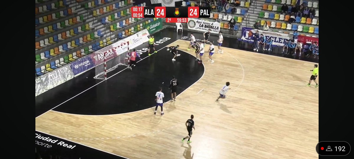 Carlitos9317's tweet photo. El nivel arbitral que tenemos que aguantar todos los fin de semanas @RFEBalonmano Mucho esfuerzo detrás para que gente lo tire por la borda! https://t.co/Ugn3R2OzEP