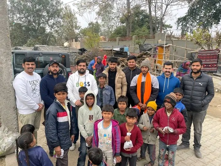 AshishSharma_70's tweet image. सेवार्थ विद्यार्थी ऊना इकाई के द्वारा मलाहत बस्ती ऊना में रहने वाले बच्चों,सेवार्थ विद्यार्थी संगठनात्मक जिला पालमपुर द्वारा पंचायत बल्ला,चाचियाँ में प्रवासियों के साथ लोहड़ी का त्यौहार मनाया गया।
#StudentsForSeva(SFS)
#Students4SevaHimachalPradesh 
#SFS4UNA  #SFS4PALAMPUR