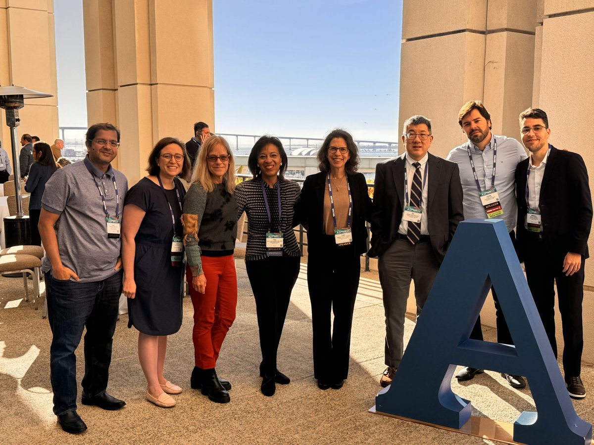 Our “A” team @boschildrensrad Neuroradiology contingent @The_ASPNR in San Diego @callyrobs @TYPoussaintMD @cesaralvesneuro @sanjayprabhu @JoanneRispoli Prof Ellen Grant, Edward Yang, @md_Soldatelli -many thanks to @vanessarameh, Amy Danehy & Rick Robertson for covering homebase