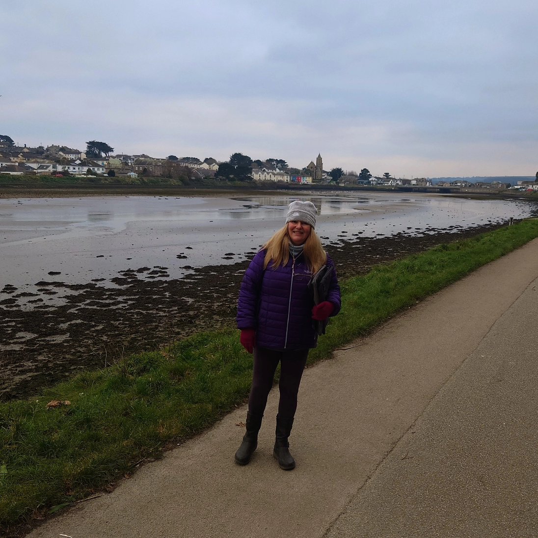 DebbieDaveT1's tweet photo. Taking the new truck out for a ride to Hayle, a perfect park up, overlooking Hayle beach, a quick pasty along the harbour, finished with a walk around Copper house Pool. #vanlife #mantge #campervan #cornwall  #cornwallliving  #hayle #copperhousepool #cornishpasty https://t.co/v2AdMl0I5Y