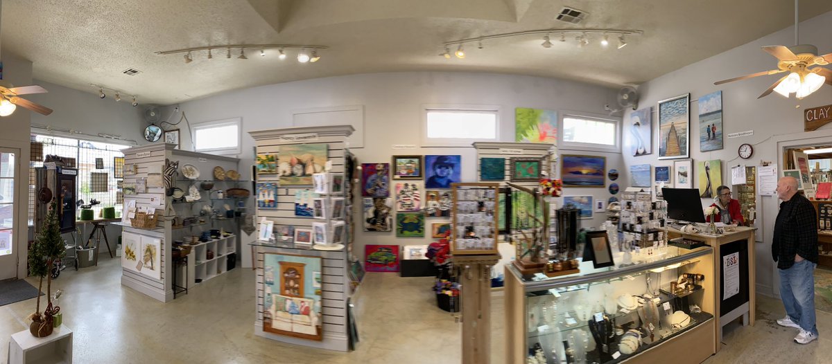 Serenasierra's tweet photo. Today is 2nd Sat Artwalk at Main St, Bay St Louis, MS.
Shops open late till 7pm .

#art #paintings #jewelry #sculptures #mosaics #pottery #photography #clayworks #gallery220 #gallery220bsl #2ndsatartwalk #satartwalk #artwalk #baystlouisms #hancockcountyms https://t.co/qdqwoP7VnN