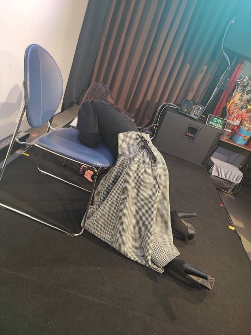 レフカダ実験室ありがとうございました！！！ 酔っ払いは無事帰れてますいぇい✌️✌️吐いたけどお酒やめらんないないぇい✌️✌️  ももちゃんとっても可愛くていい子でした。絶対飲みに誘う。  イベント中お酒飲んでお腹キツくてチャックおろしてケツ向けてる私終わってる(<a href="/tag/pr"class="tags"><span>#pr</span></a><a href="/tag/%E3%83%89%E3%82%A5%E3%83%BC%E3%83%A0%E3%82%BA%E3%83%87%E3%82%A4"class="tags"><span>#ドゥームズデイ</span></a>