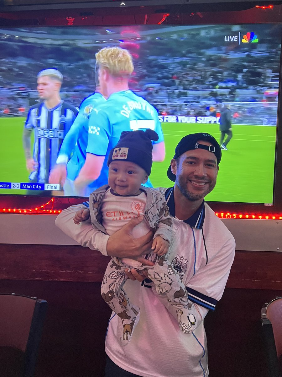 Ceeesar24's tweet photo. CITY WITH THE COMEBACK!!! We’re the boys in BLUE! Comin’ after you! #MyPLMorning @ManCity https://t.co/Tt46nJMxDE