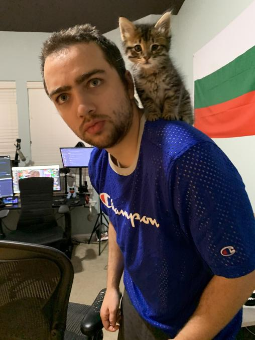 Johflixx's tweet photo. ❌ There are NO Streams for a While! ❌

Mizkif Has to Take a Couple Days to Finish Gym Stuff, so Next Stream Won't be for a While. Enjoy the Time Off! 😃 https://t.co/Pnc3RiKb3y