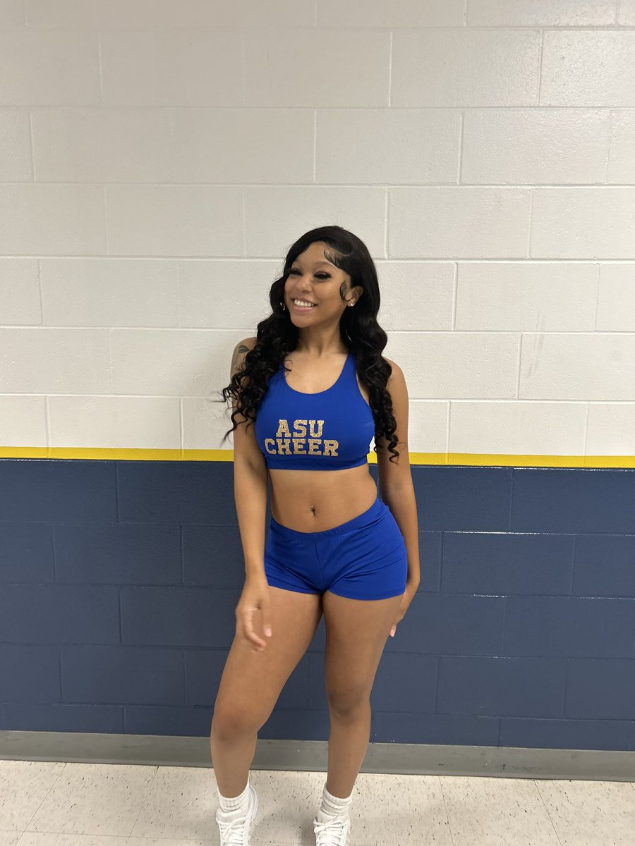 genuwine03's tweet photo. Ty’s collegiate cheer debut! Great job Ty!💙💛🐏 #Ramily #ASUCheer #AlbanyStateUniversity https://t.co/QyC5xNxkP7