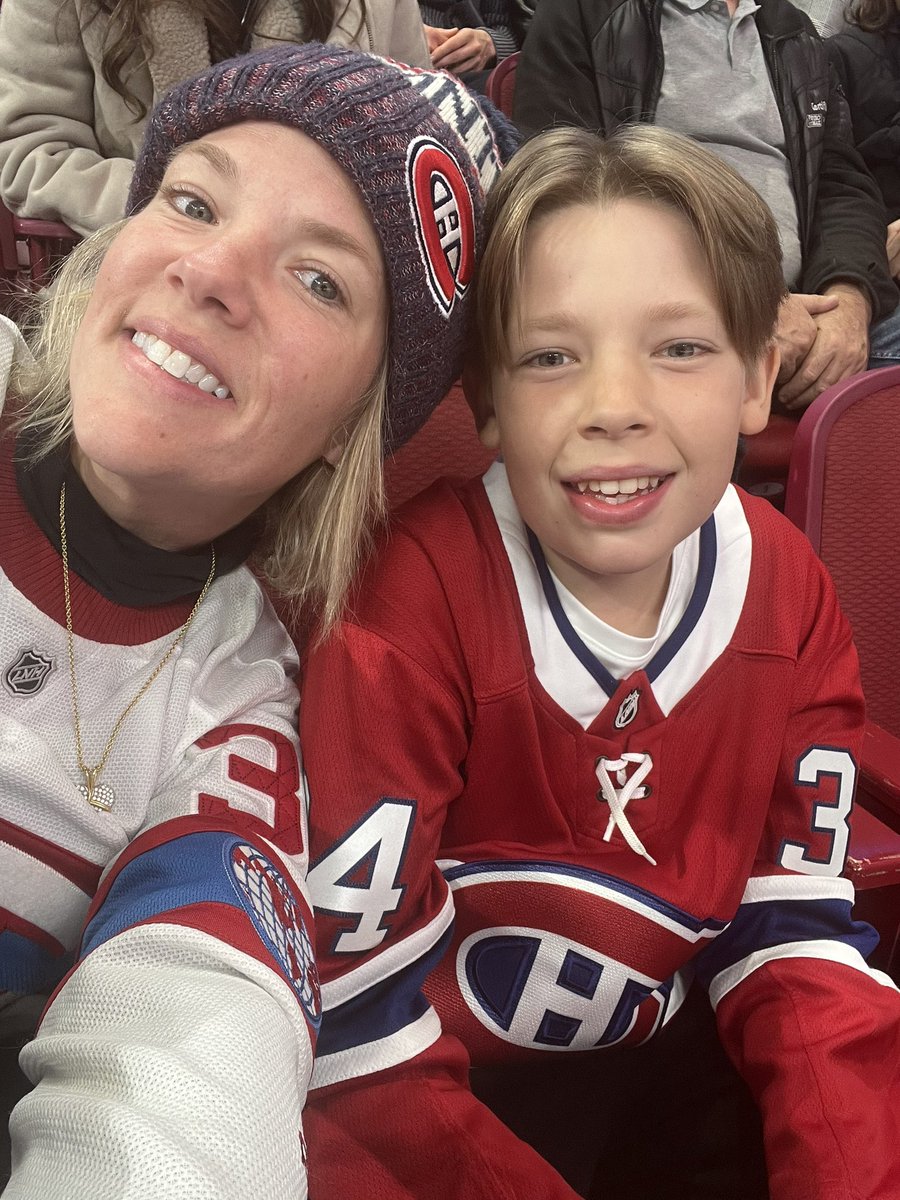 WolfeToday's tweet photo. #habselfie mom/son Saturday 🧡 love the talent on the ice!!!!!! https://t.co/RdcTnXeAuV