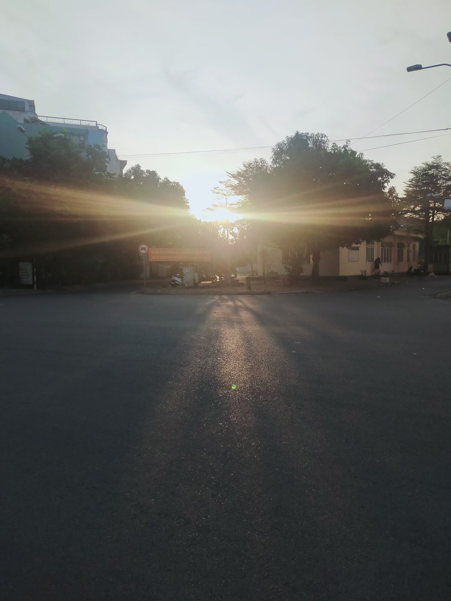 TuTran1601's tweet photo. Chủ nhật tới, ngày duy nhất trong tuần đc nghỉ xả hơi 😁😁
---
Lâu rồi k on. Ae có khoẻ k ạ?
Chúc ae cuối tuần mát mẻ nhé! 😂😂 https://t.co/9arjwhnyam